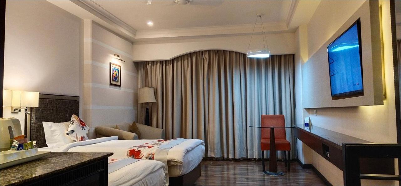 Inn Riviera Jammu Exterior photo