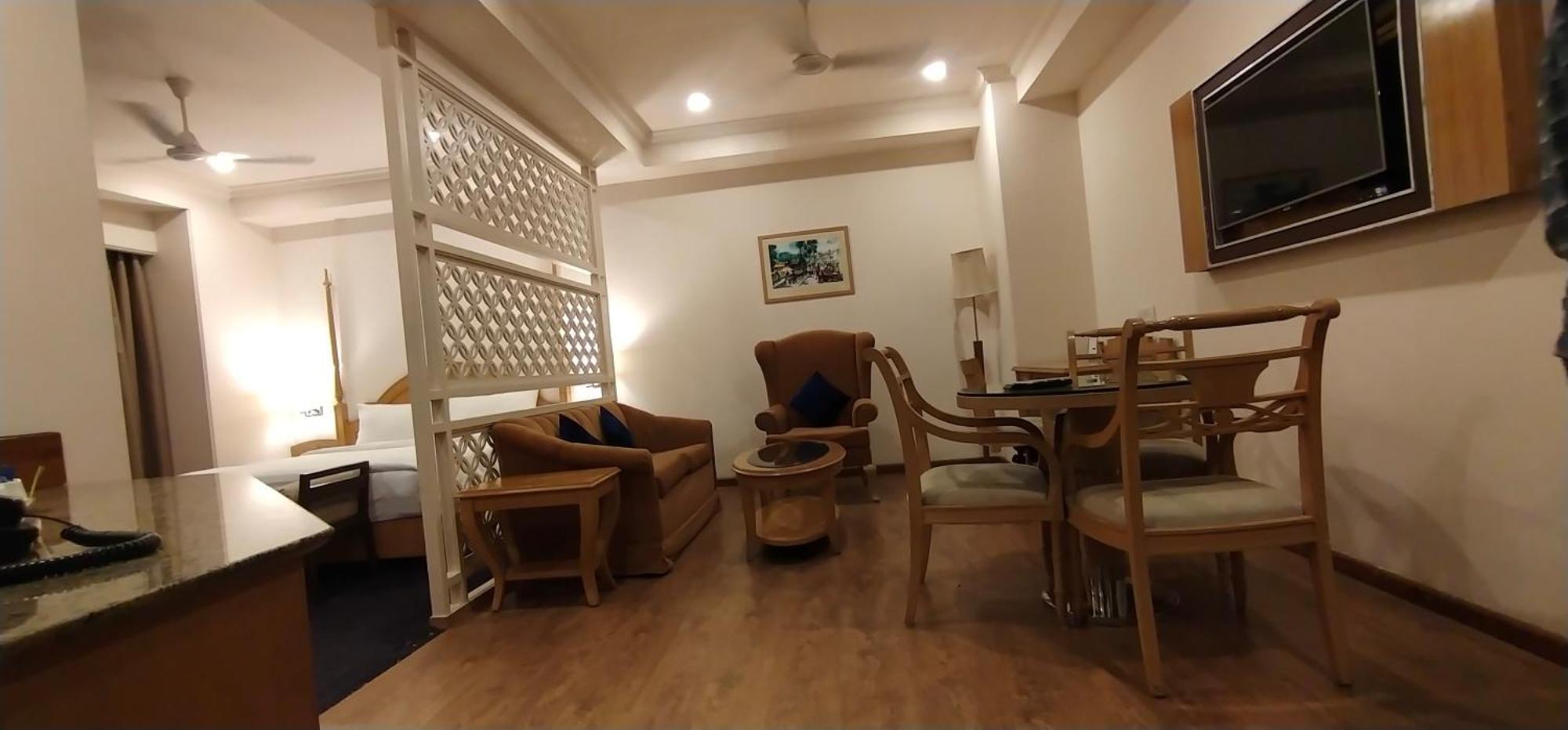 Inn Riviera Jammu Exterior photo