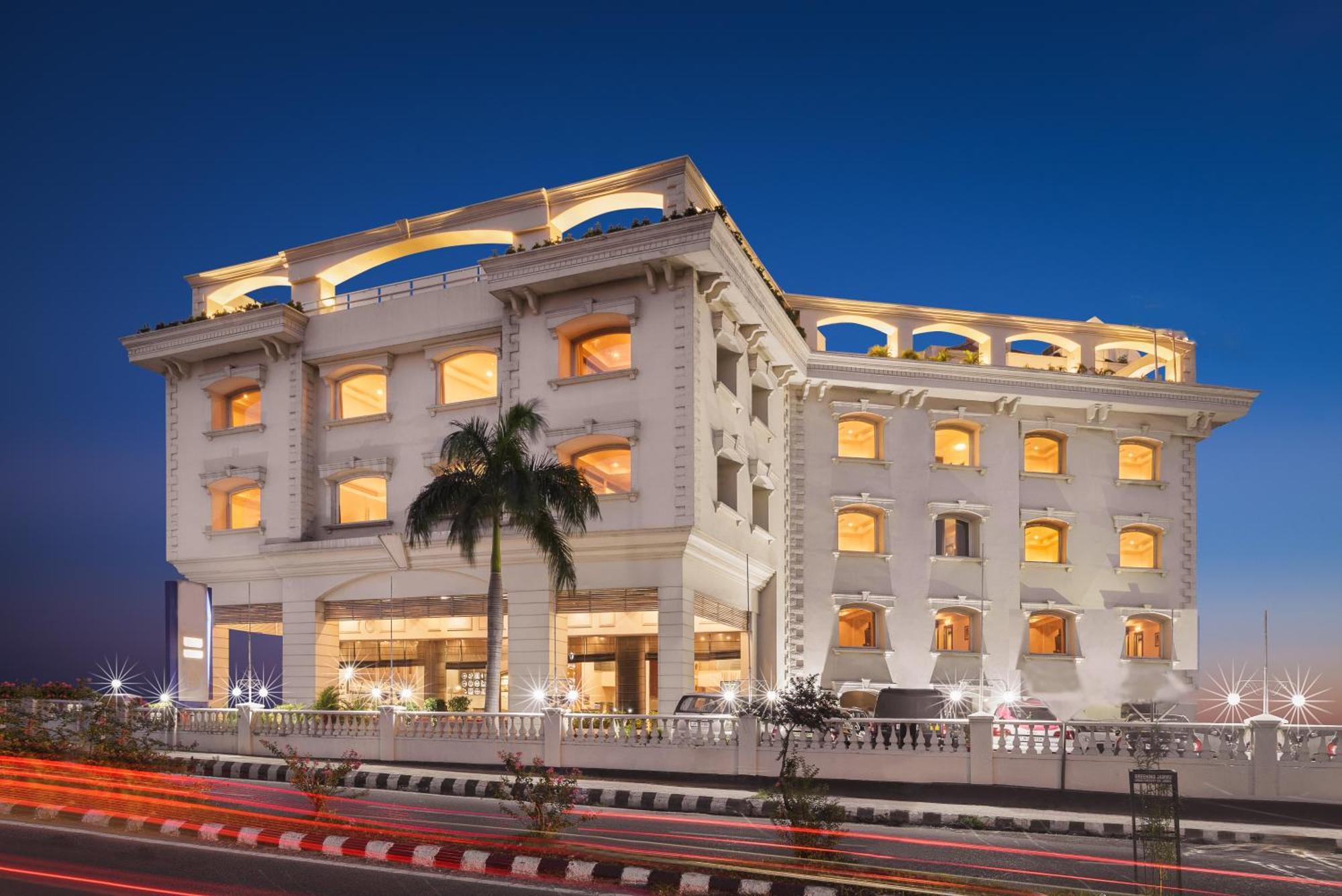 Inn Riviera Jammu Exterior photo