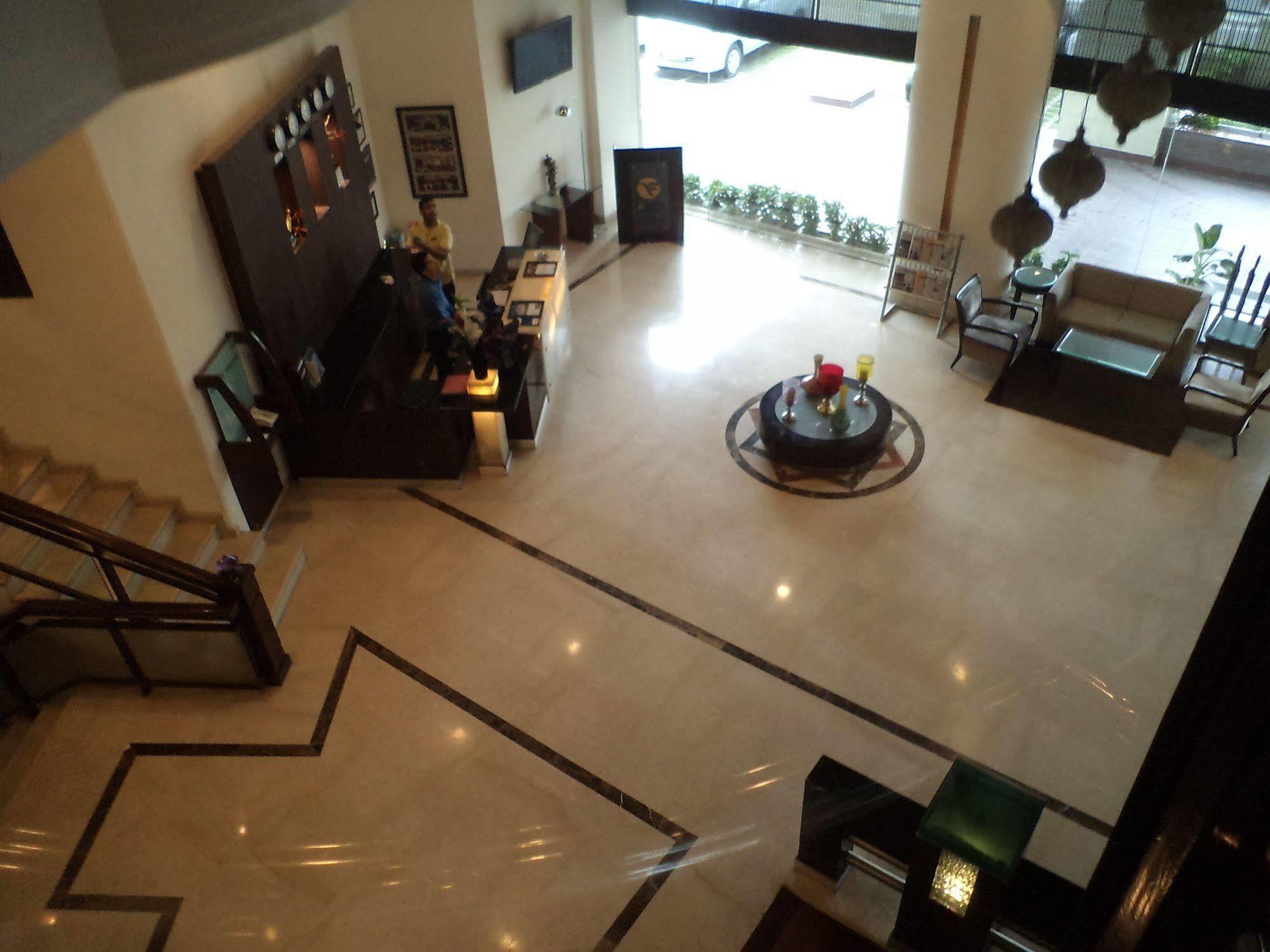 Inn Riviera Jammu Exterior photo